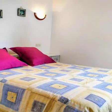 Rosy L' Escala