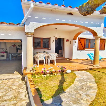 Vacay Rosy, Sol Y Relax En La Costa Brava, Holiday home *